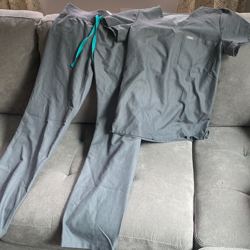 Figs Graphite Scrubs XS set